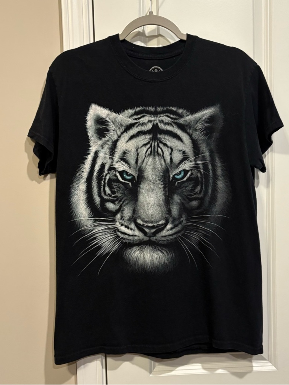 Tiger Graphic Tee Shirt Unique Design 100% Cotton Size Men’s Medium